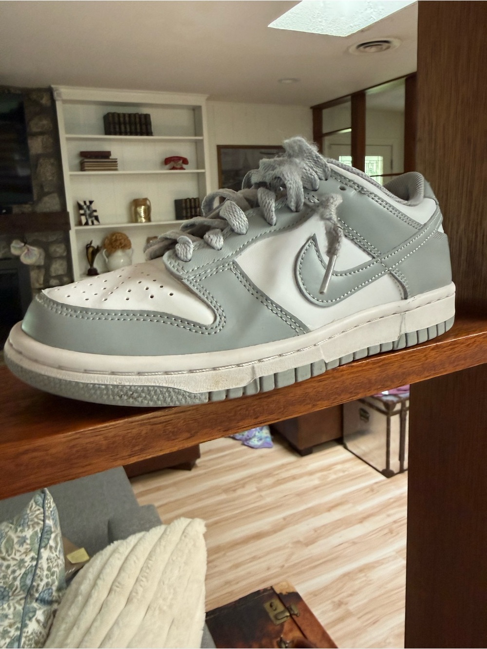 Nike Kids Low-Top Sneakers in Light Gray and White dunks